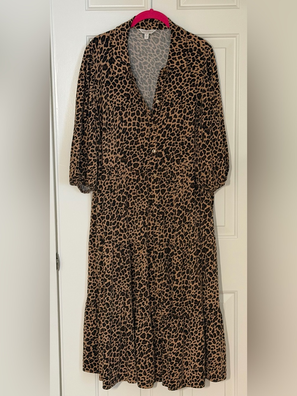 crown & ivy Leopard Print Midi Dress in Brown and Black